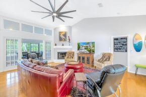 New Listing! Spacious, 100 percent Private, near the Siesta Key Beach and Village!